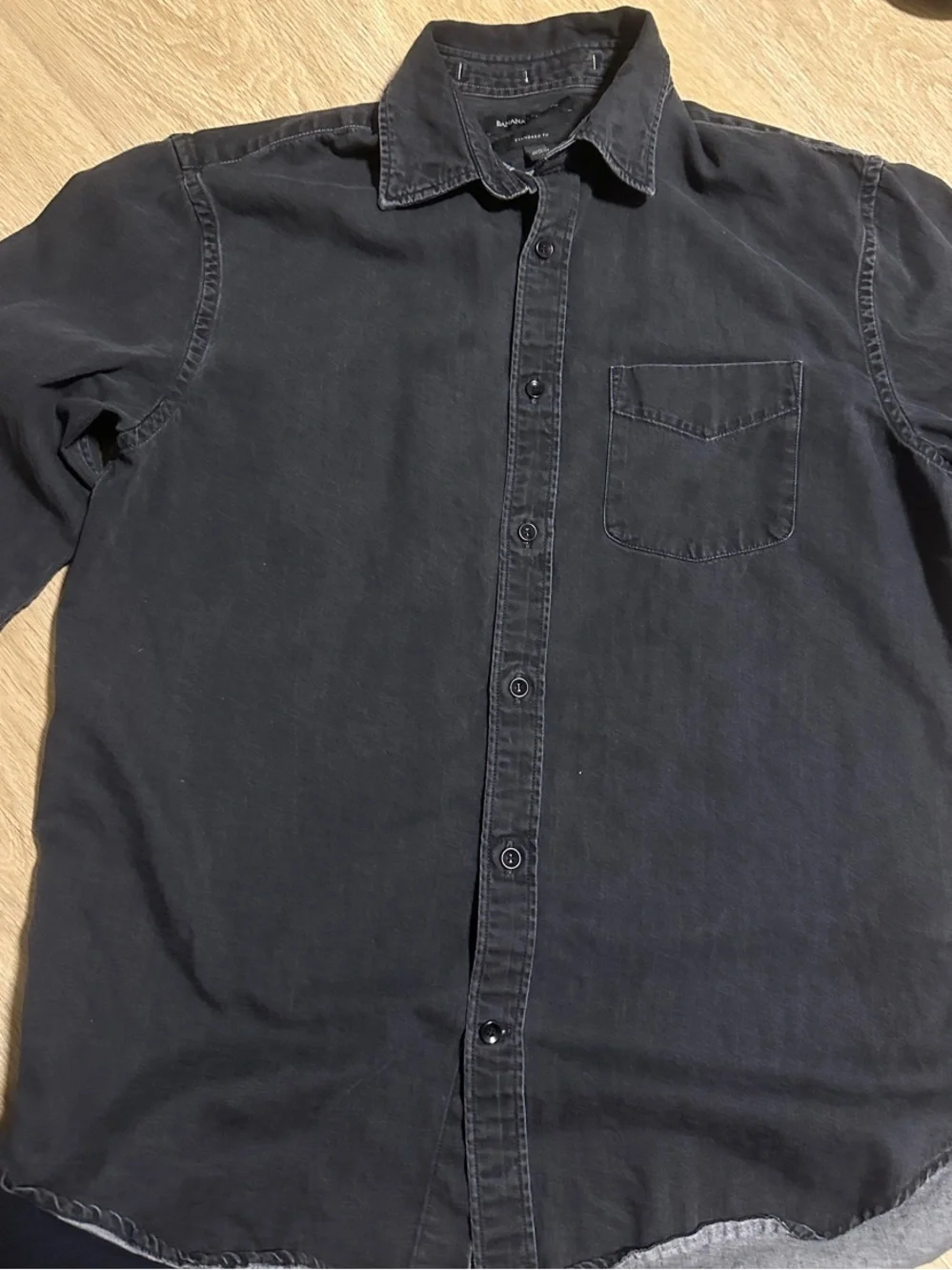 Banana Republic Men's Charcoal Black Casual Button-Down Shirt